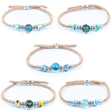 Handgefertigtes modisches Damenarmband aus Naturkork und Keramikperlen 