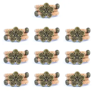 Handgefertigter Damenring aus Naturkork mit Blumen-Accessoire