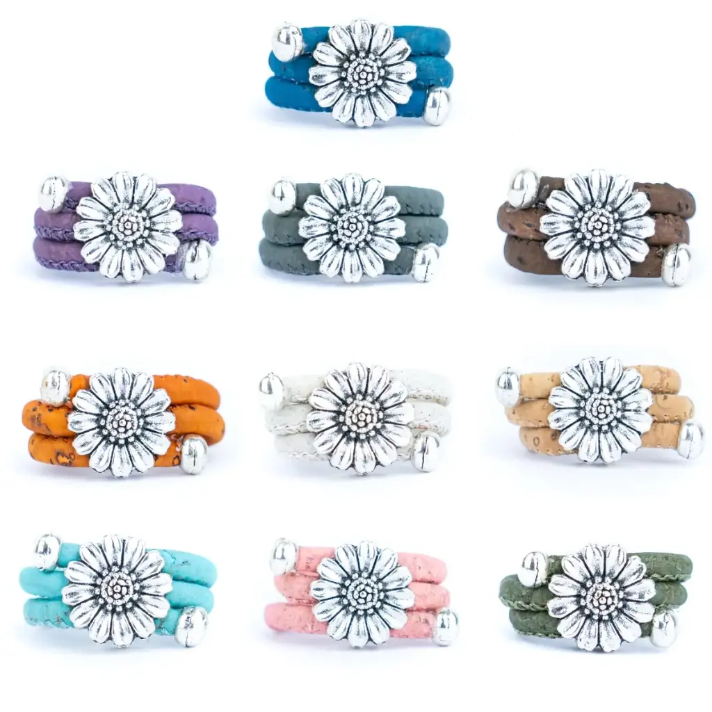 Bague artisanale pour femme en liège coloré avec détail chrysanthème