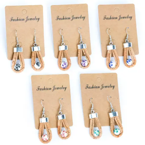 [ER-184-MIX-5] Handgefertigte Ohrringe aus Naturkork und Kunststoffperlen